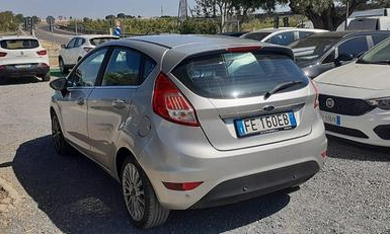 Ford Fiesta 2016 - 1...