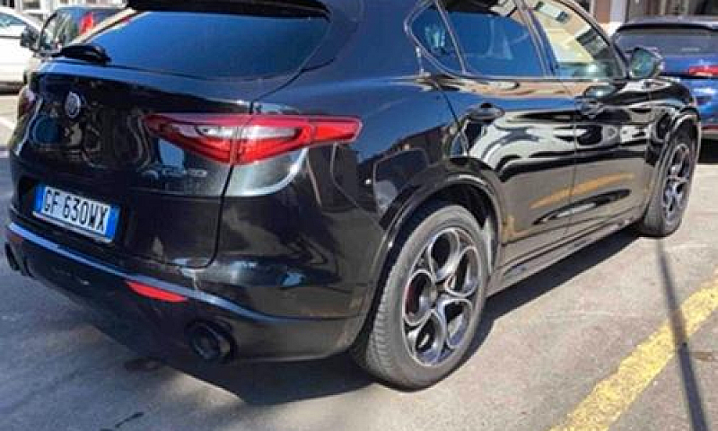 Alfa Romeo Stelvio 2...