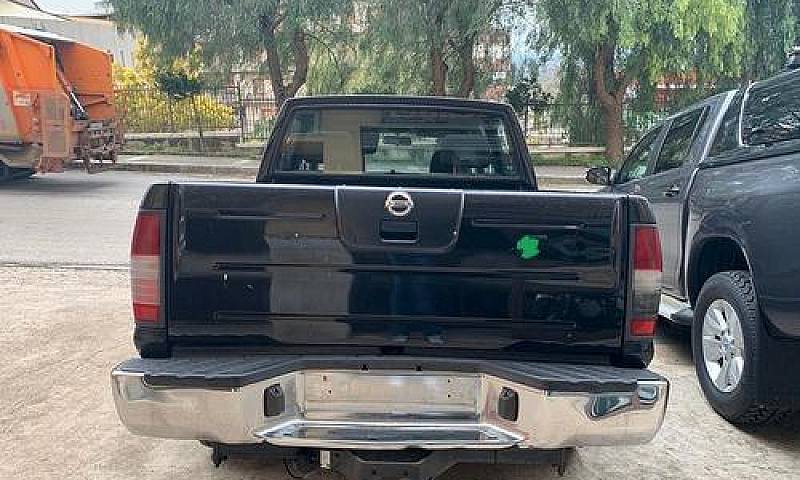 Nissan Navara 2.5 Tu...