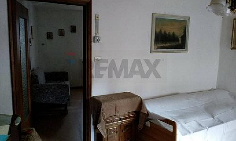 Porzione Di Casa - S...