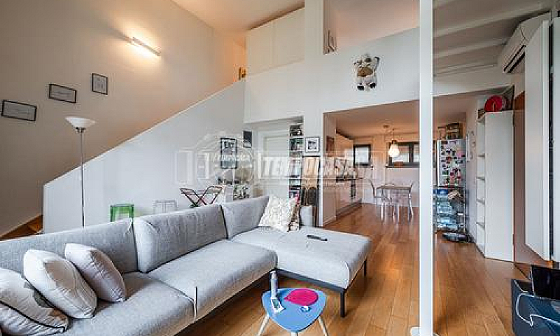 Splendido Loft Con G...