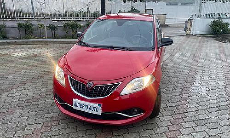 Lancia Ypsilon 1.2 6...