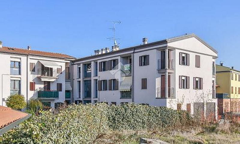 2 Locali A Poggio Re...