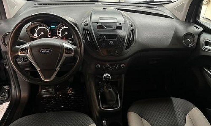 Ford Tourneo Courier...