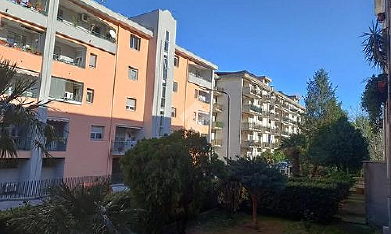 4 Locali A Nocera In...