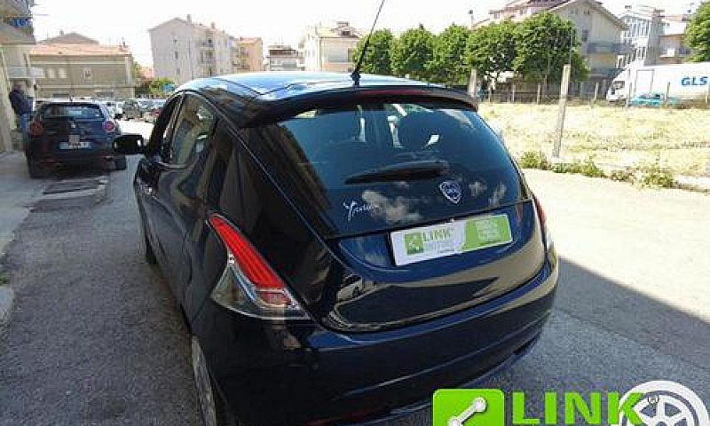 Lancia Ypsilon 1.2 6...