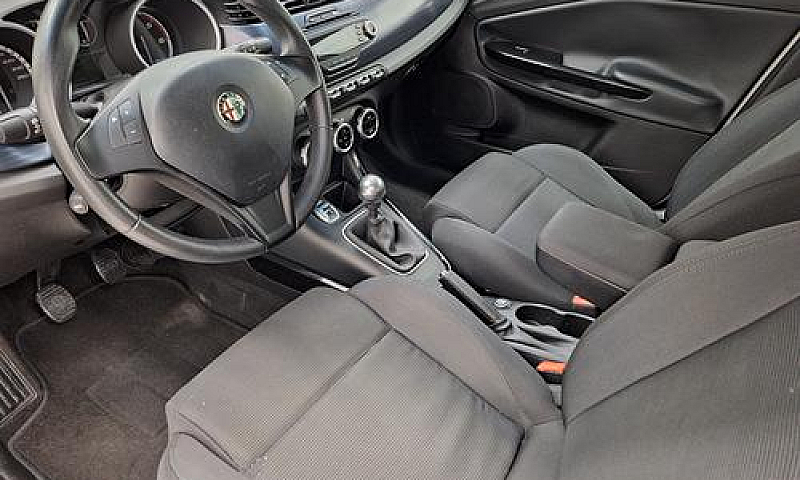 Alfa Romeo Giulietta...