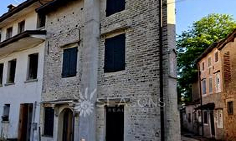 Casa Indipendente Su...