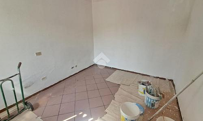 2 Locali A Castel Sa...