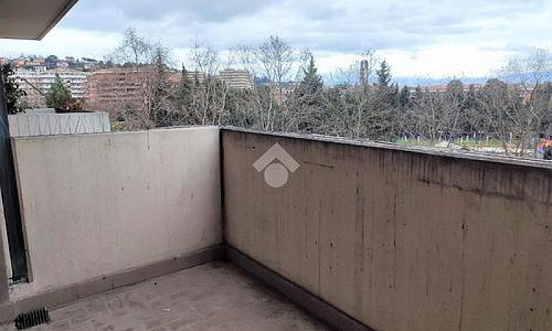 3 Locali A Perugia...