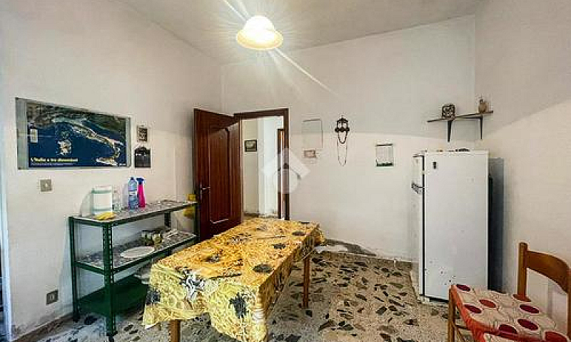 5 Locali A Falerna...