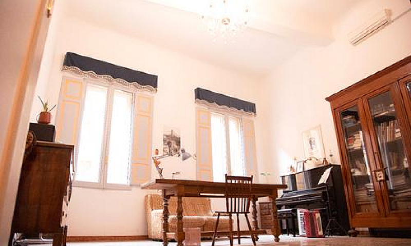 Grande Casa Di Famig...