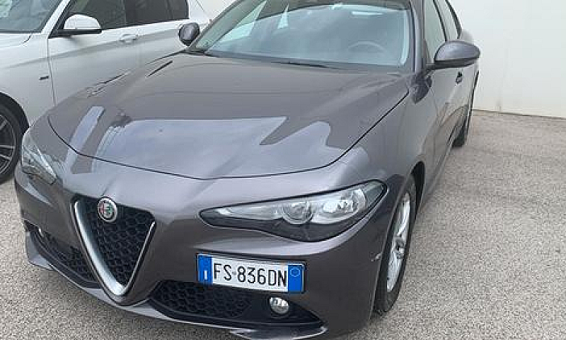 Alfa Romeo Giulia 2....