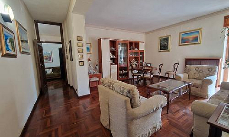 Via Einaudi Mq. 120...