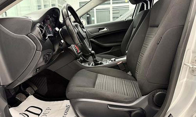 Mercedes-Benz A 180 ...