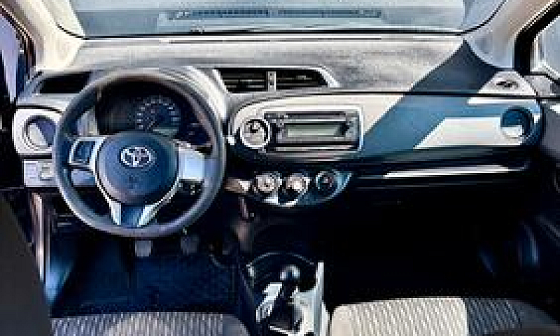 Toyota Yaris 2012...