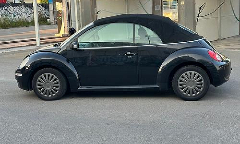 Volkswagen New Beetl...