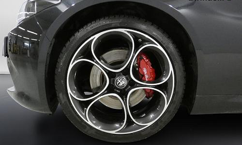 Alfa Romeo Giulia (2...