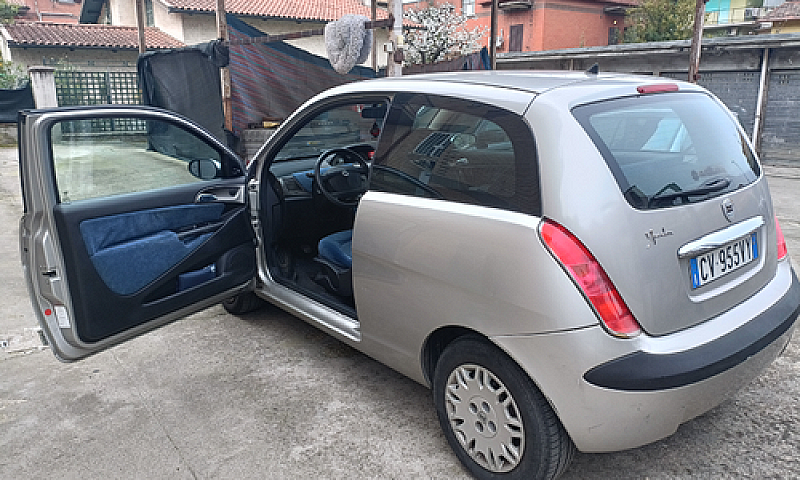 Lancia Ypsilon...