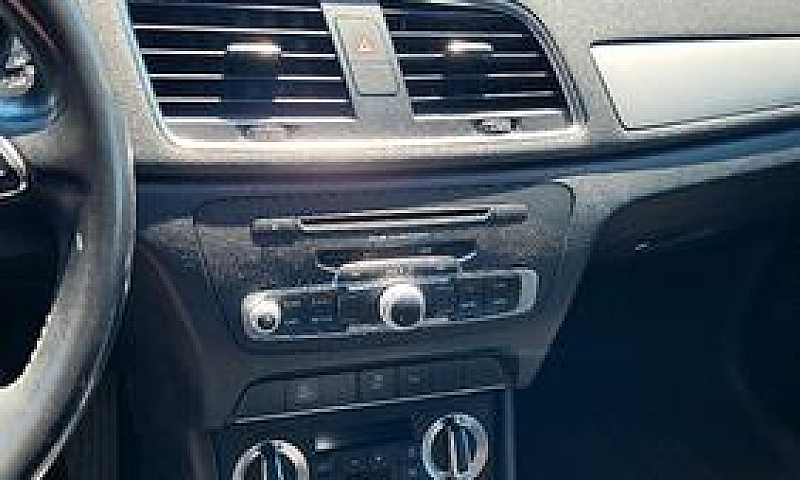 Audi Q3 ...