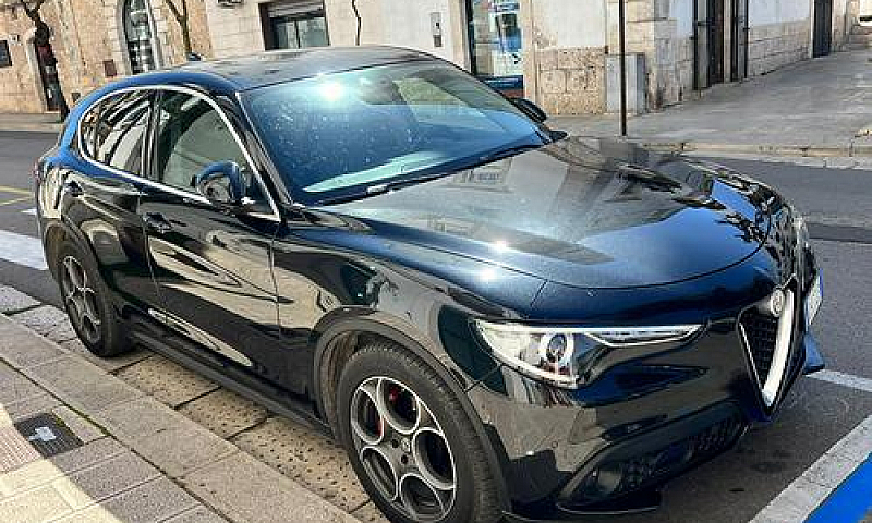 Alfa Romeo Stelvio 2...
