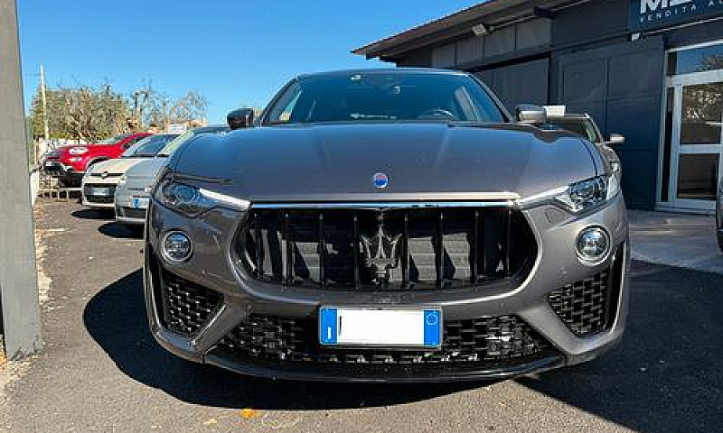 Maserati Levante V6 ...