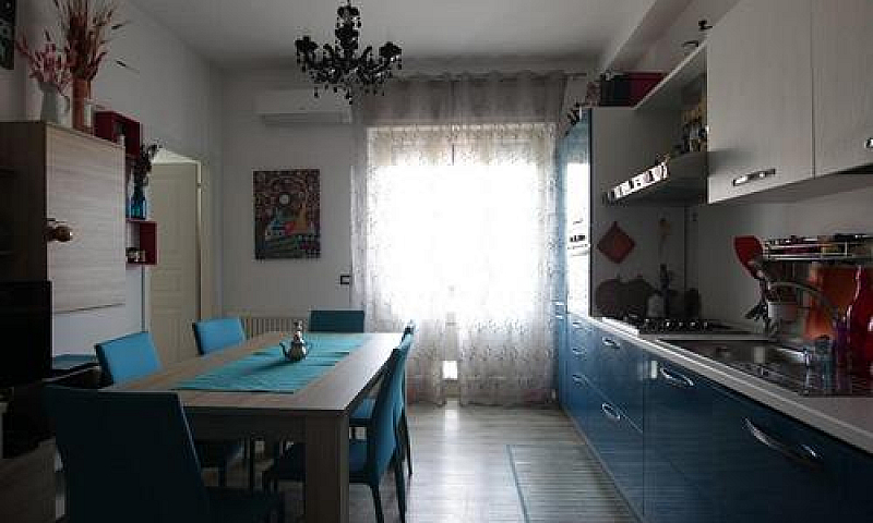 3 Locali A Cagliari...