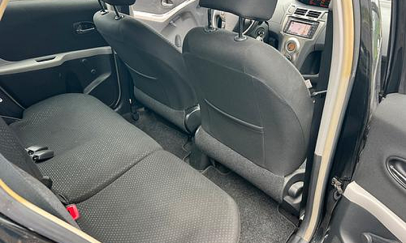 Toyota Yaris 1.3 Ben...