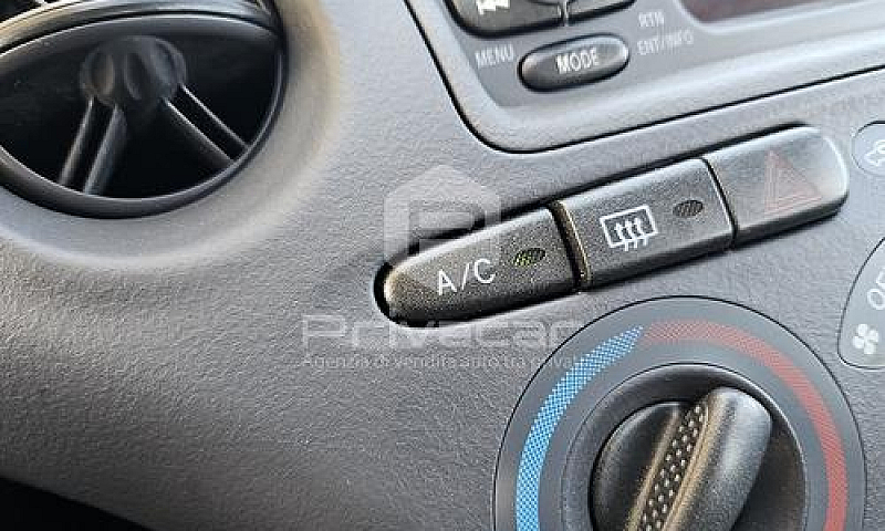 Toyota Yaris 1.3I 16...