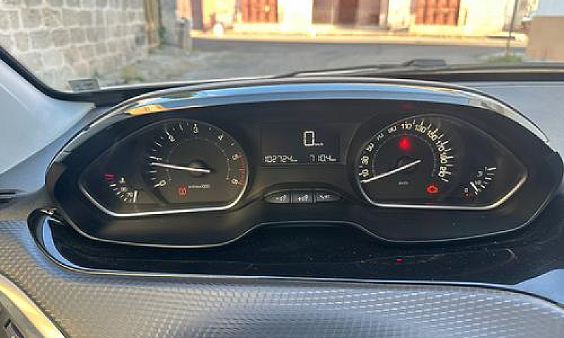 Peugeot 2008 Bluehdi...