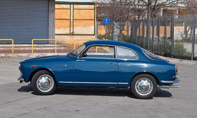 Alfa Romeo Giulietta...