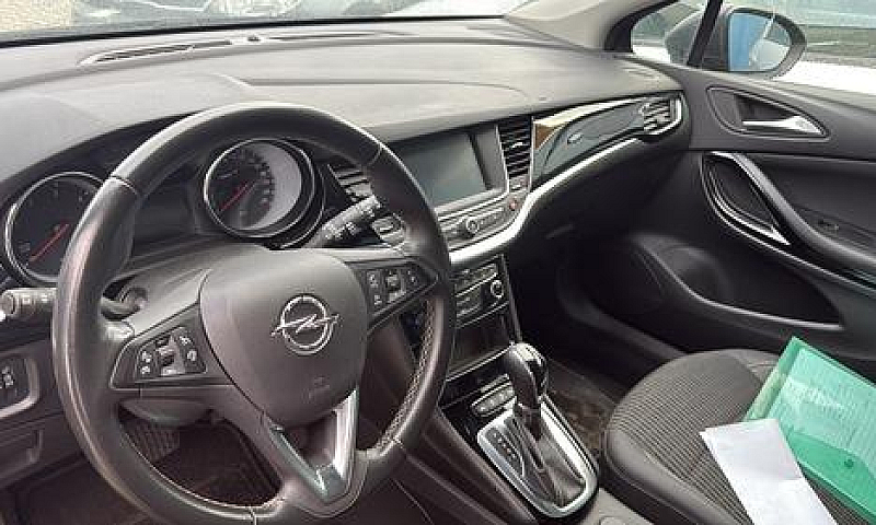 Opel Astra 1.5 D Aut...