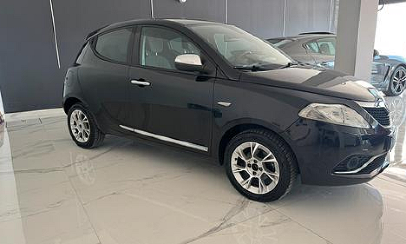 Lancia Ypsilon 1.2 6...
