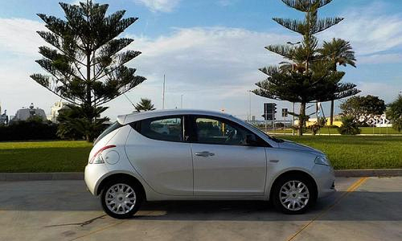 Lancia Ypsilon 1.3 M...