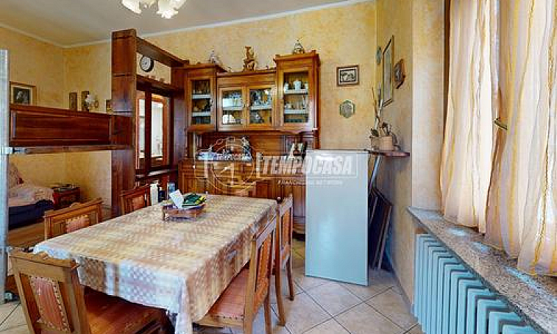 Porzione Di Villa Bi...