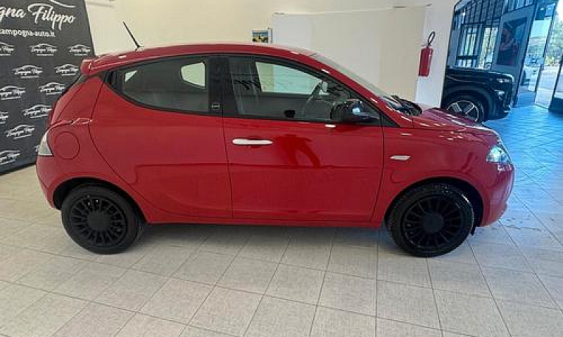 Lancia Ypsilon 1.0 H...