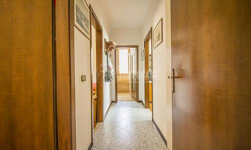 Appartamento 4 Local...