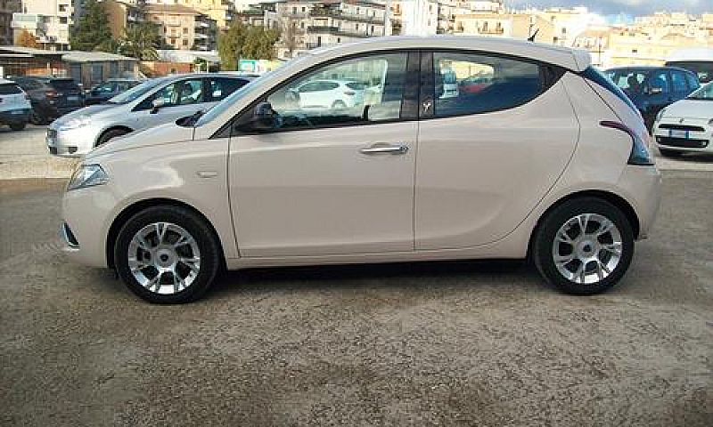Lancia Ypsilon 1.3 M...
