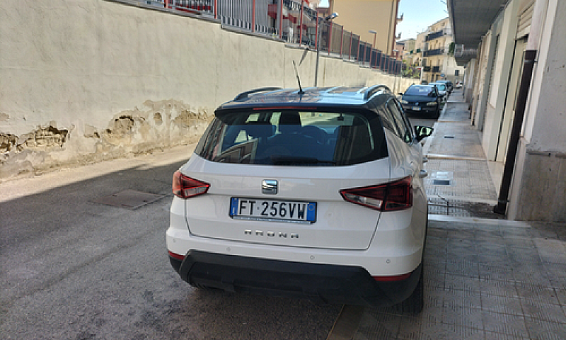 Seat Arona...