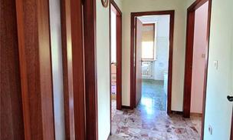 Appartamento Con Gar...
