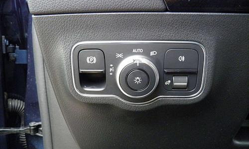 Mercedes-Benz B 180 ...