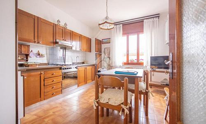 4 Locali A Mira...