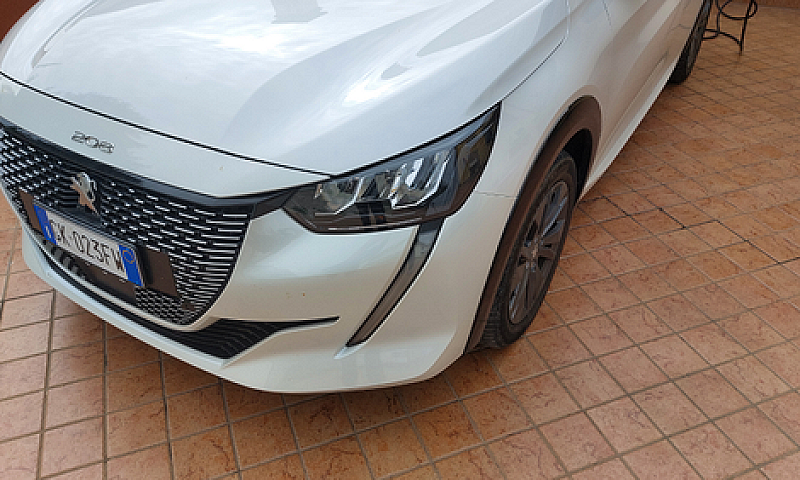 Peugeot E208 Allure ...