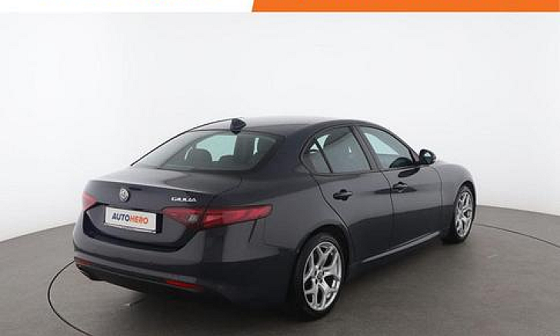 Alfa Romeo Giulia Fx...