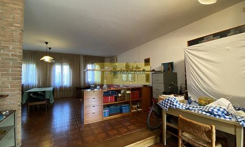 Porzione Di Bifamili...