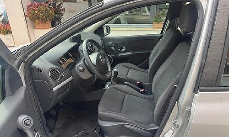 Renault Clio 1.2 16V...