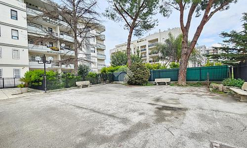 4 Locali A Foggia...