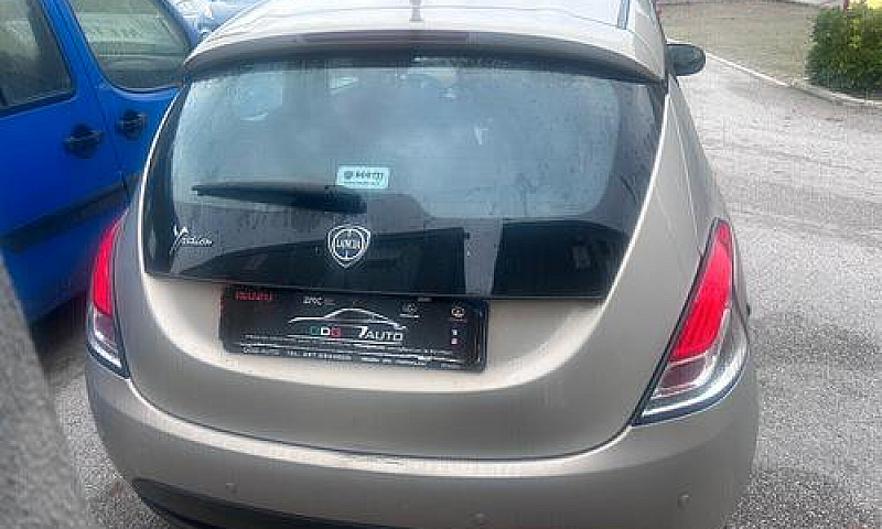 Lancia Ypsilon Serie...