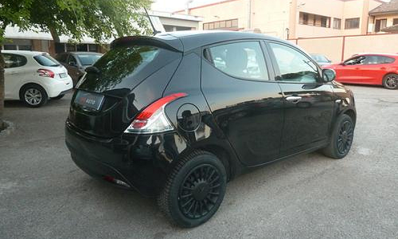 Lancia Ypsilon 1.0 F...