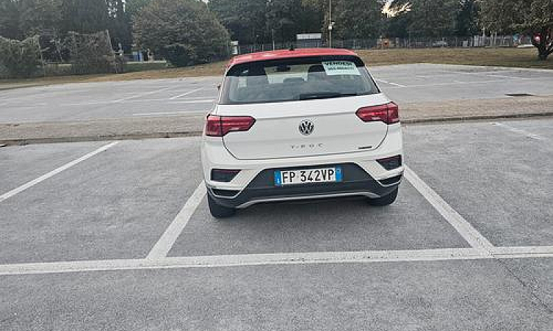 Volkswagen T-Roc 2.0...